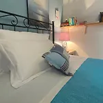 Iola Rooms - Q9416