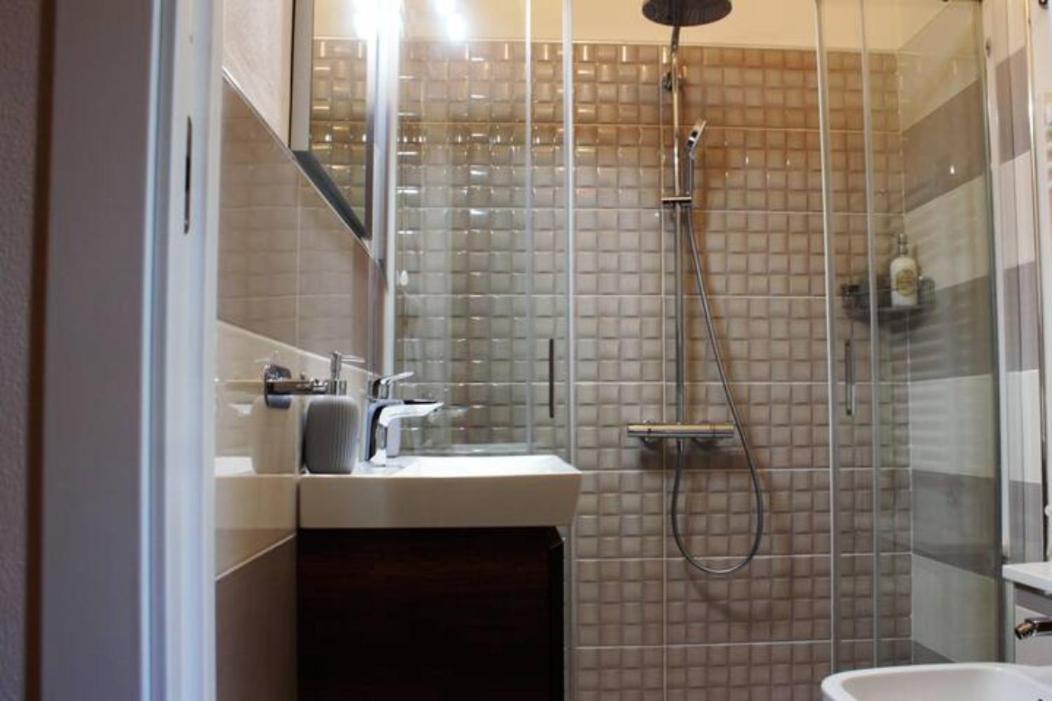 Iola - Q9416 Guest house